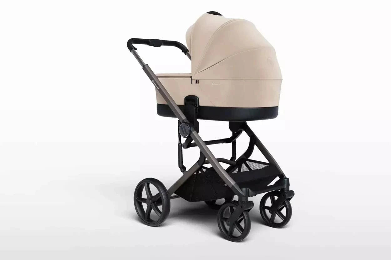 Avionaut Sirius 2-in-1 Pram with Accssories