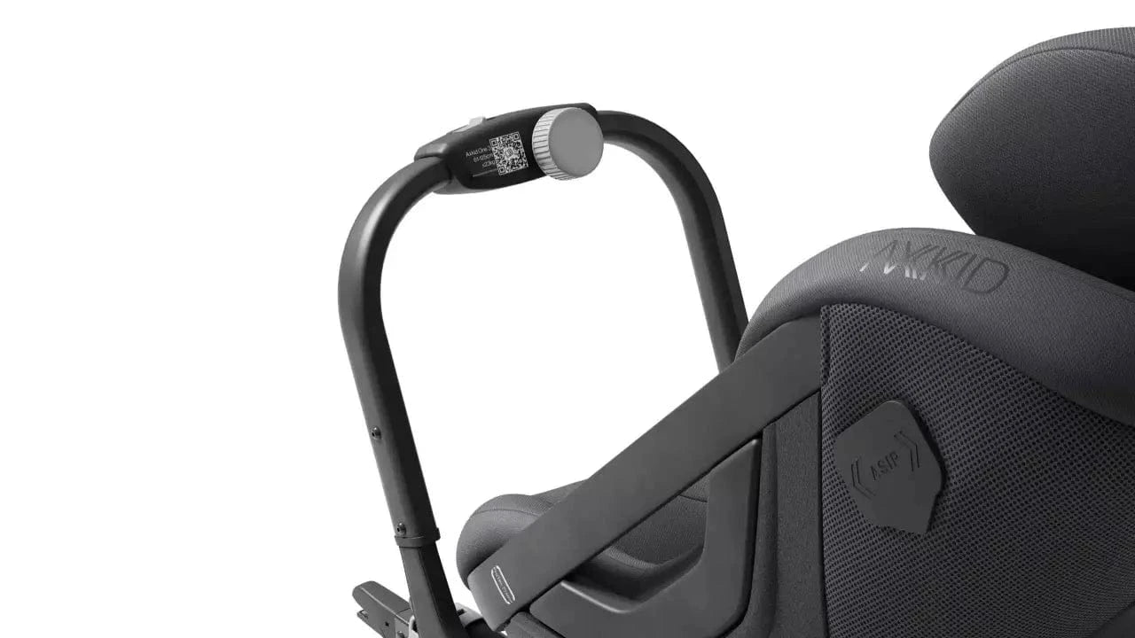 Axkid One + 3 Car Seat