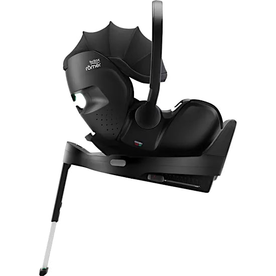Britax Römer BABY-SAFE PRO Infant Carrier fitted on the Vario Isofix Base
