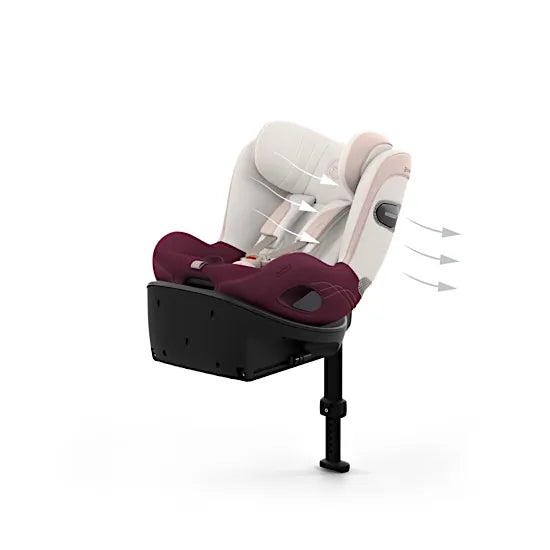 CYBEX Sirona S car seat with 3D mesh fabric and ventilated shell for all-round airflow