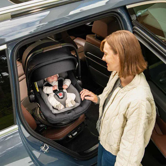 Nuna Base Curv - Rotating Isofix Car Seat Base