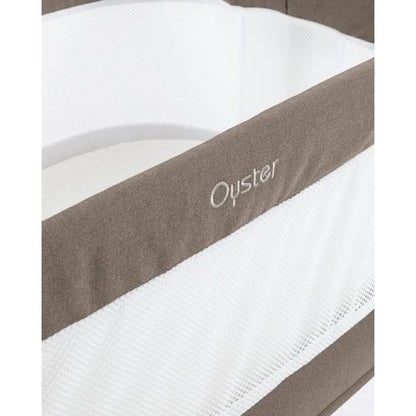 Oyster Wiggle Bedside Crib
